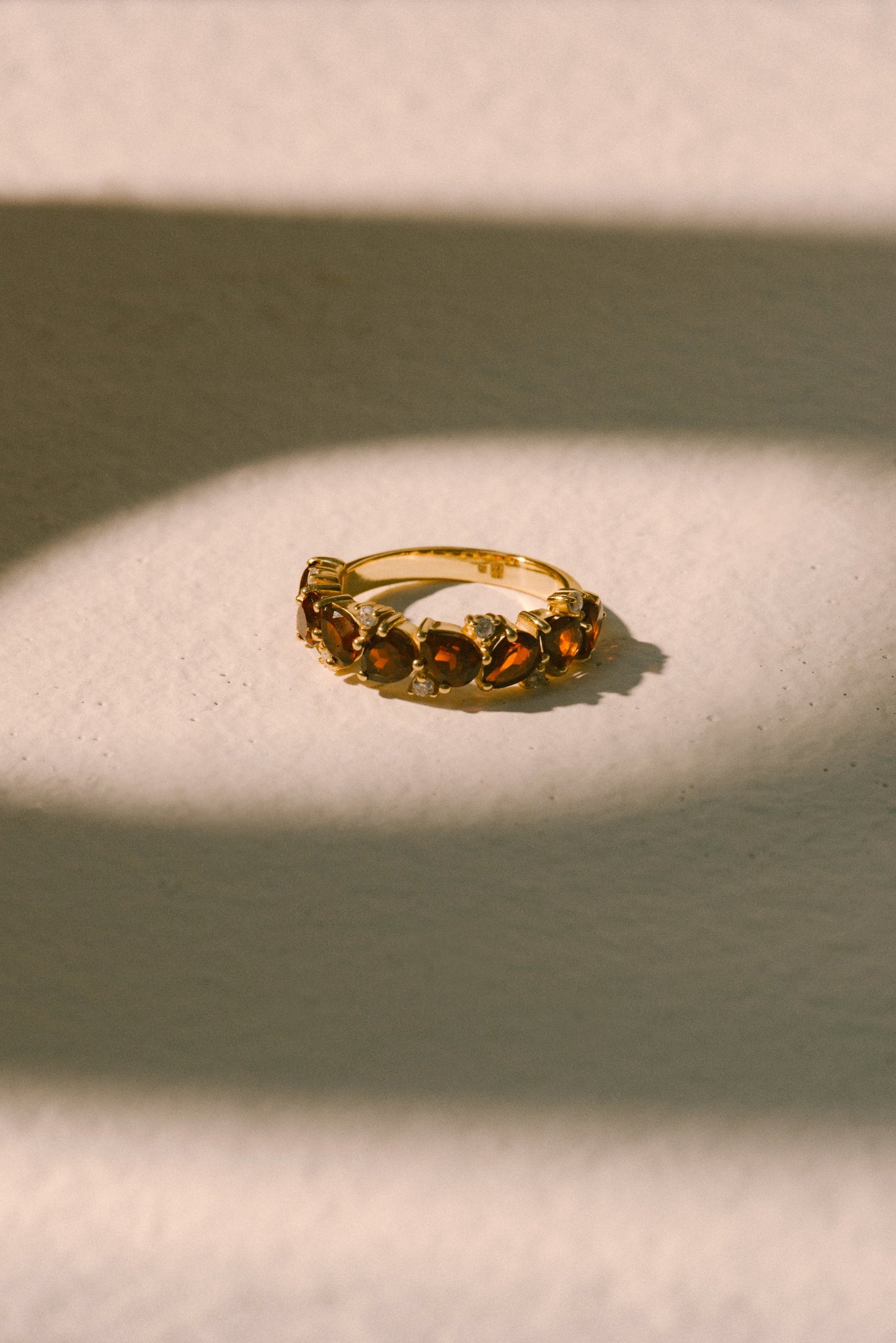 Fayén Teardrop Ring