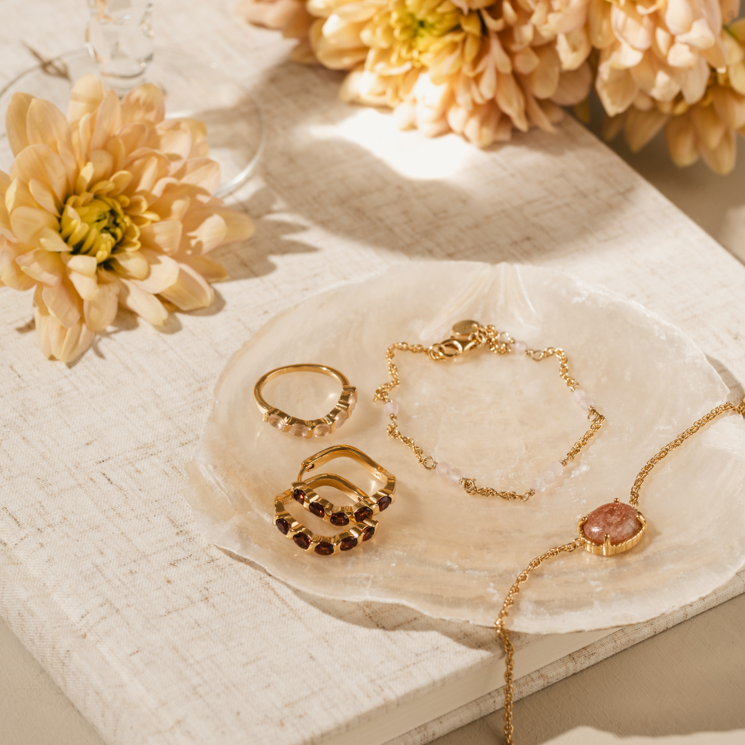Amare Ring